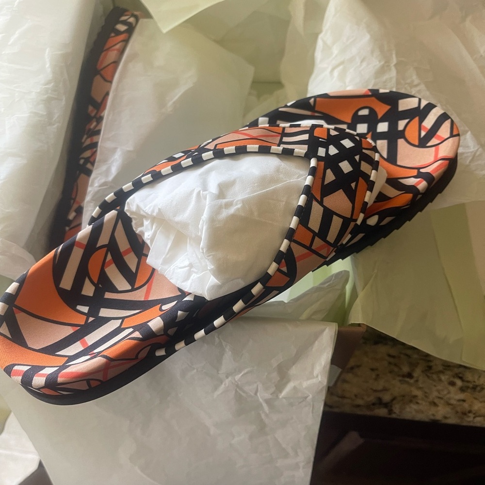 Burberry Sandles brand new never worn 100% authentic